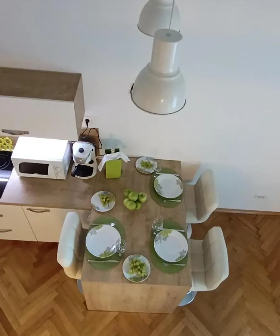 Studio Apartment Green Gallery With Free Private Parking